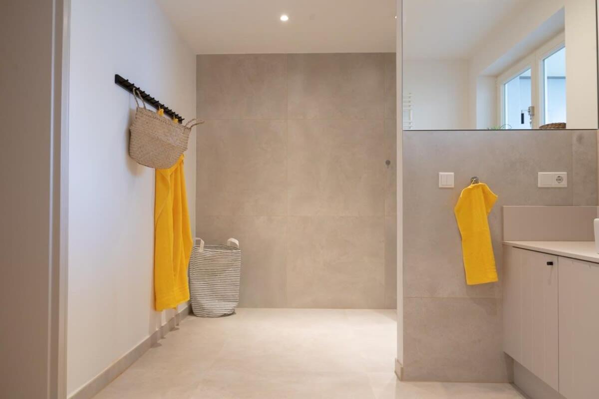 המבורג Spacious 3-Bedroom Apartment Near Eilbekpark מראה חיצוני תמונה